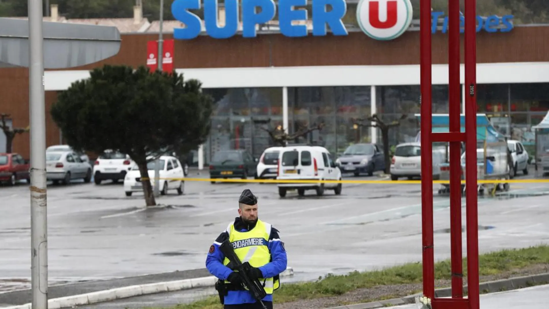 Redouane Lakdim fue abatido tras matar a tres personas y tomar rehenes en un supermercado al sur del país