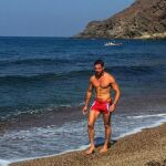 El cantante en las playas de Almería