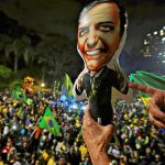 Seguidores de Jair Bolsonaro celebrando ayer la victoria del líder ultraderechista en las elecciones presidenciales por las calles de Sao Paulo