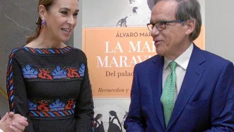 Carmen Posadas junto a Álvaro Marañón, en la presentación del libro