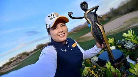 Inbee Park, con el trofeo de ganadora