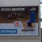 Decathlon retira una publicidad en Córcega que anunciaba cartuchos de caza «especial migración»