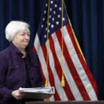 Janet Yellen llega a la sala de prensa de la Reserva Federal.