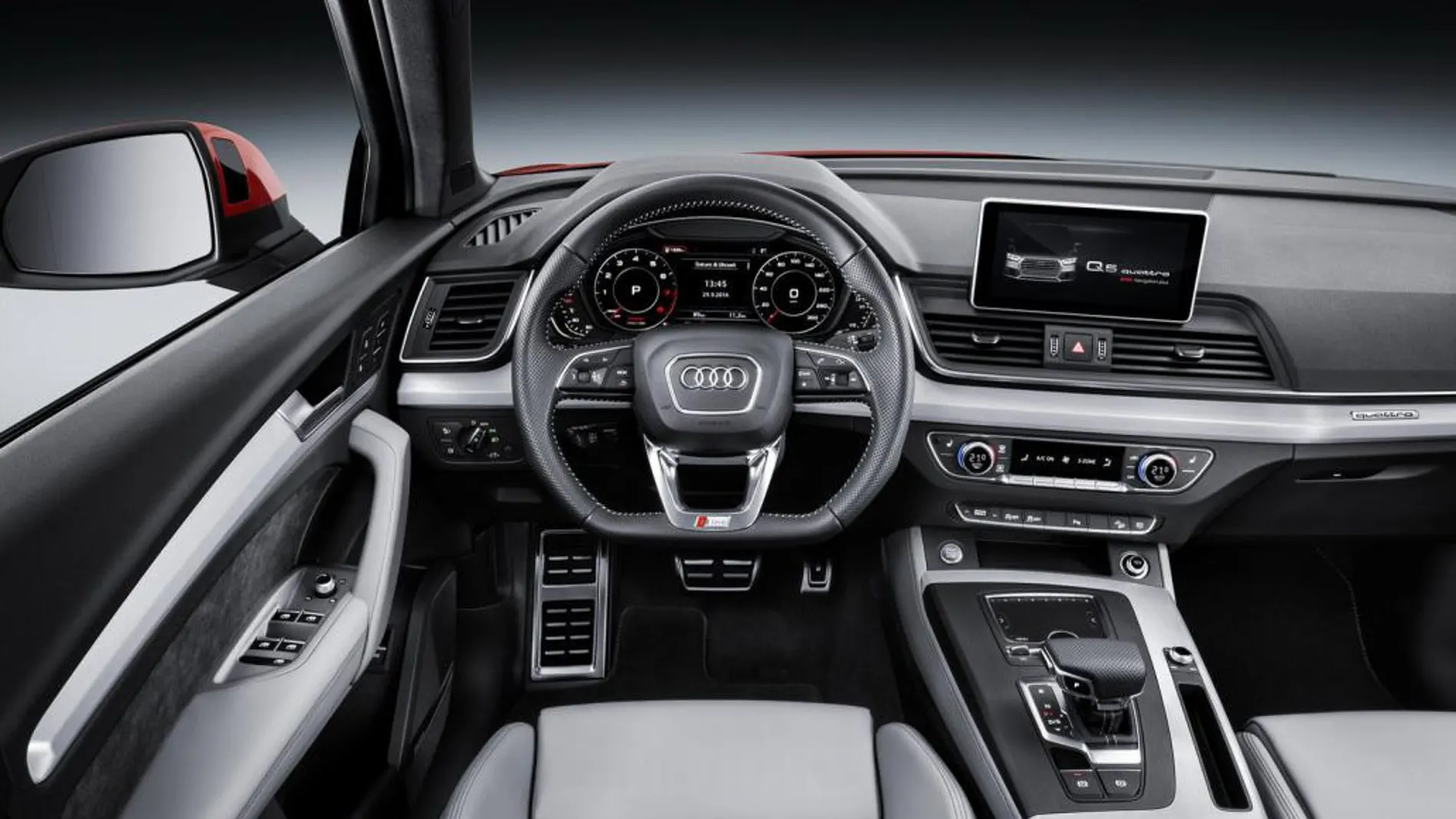 El diseño interior es similar al del Audi A4.