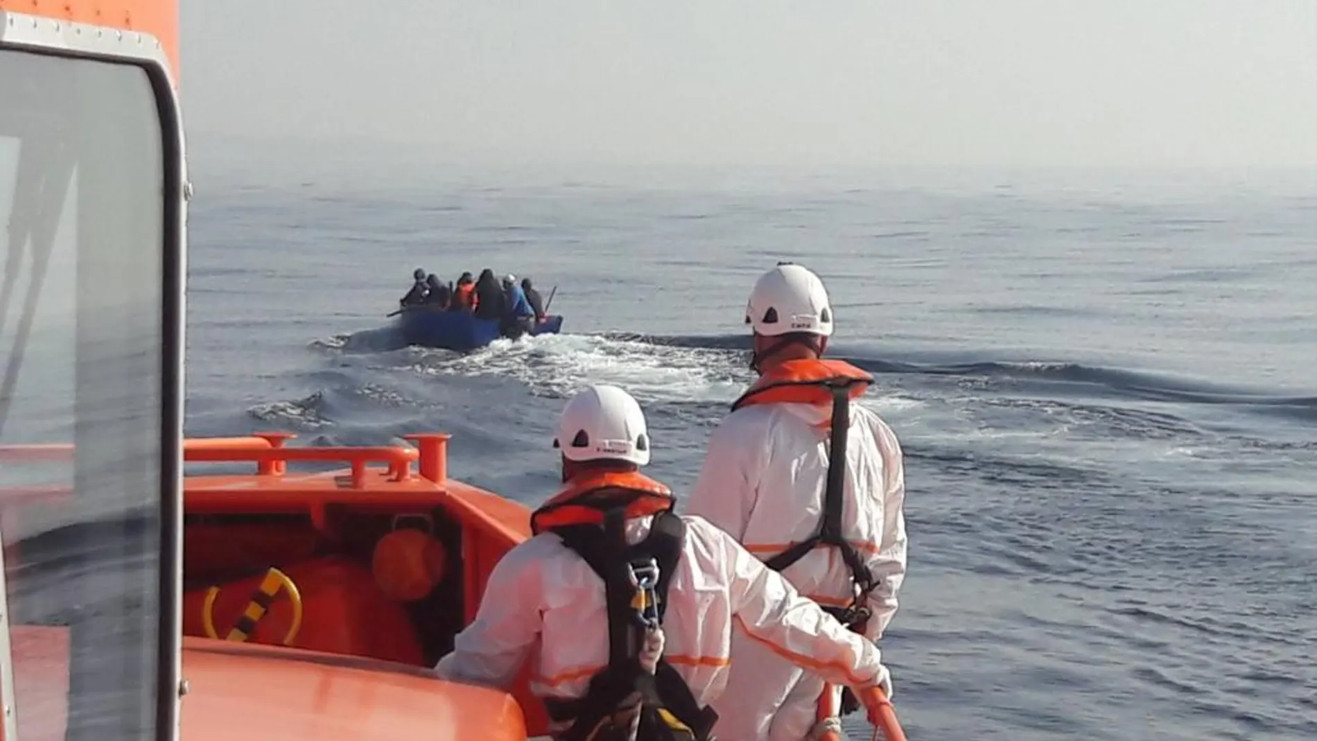 Rescatan a 41 inmigrantes en el Estrecho, entre ellos ocho menores