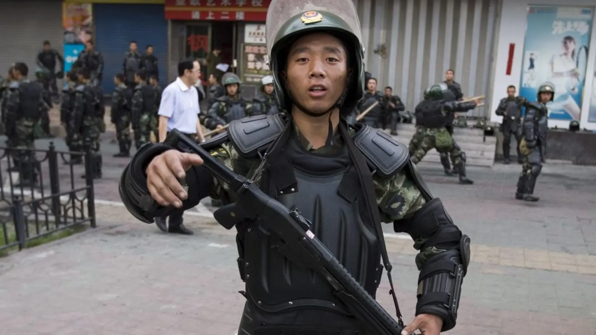 Policías antidisturbios en Urumqi en la provincia de Xingiang (China) / Foto: Archivo
