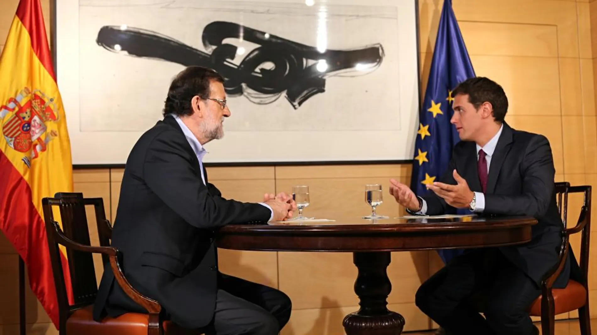 Mariano Rajoy y Albert Rivera al comienzo de la reunión