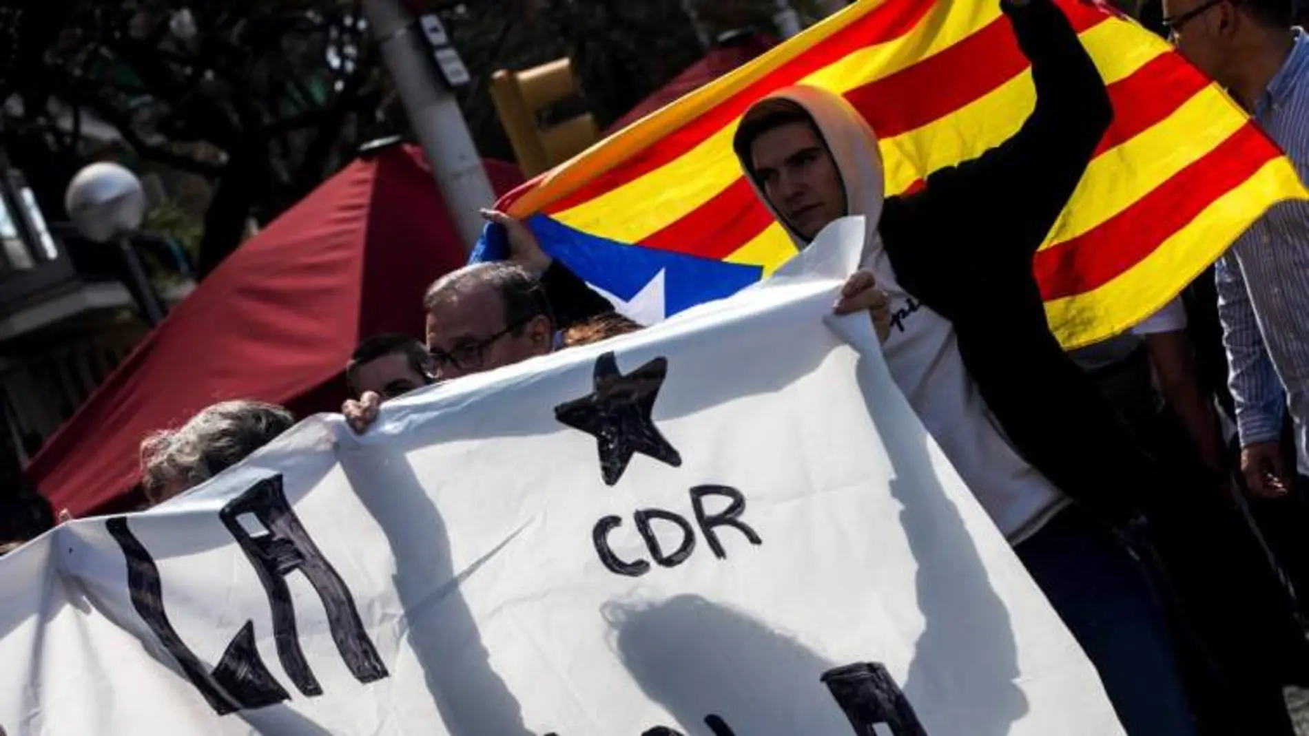 Tres siglas, tres farsas