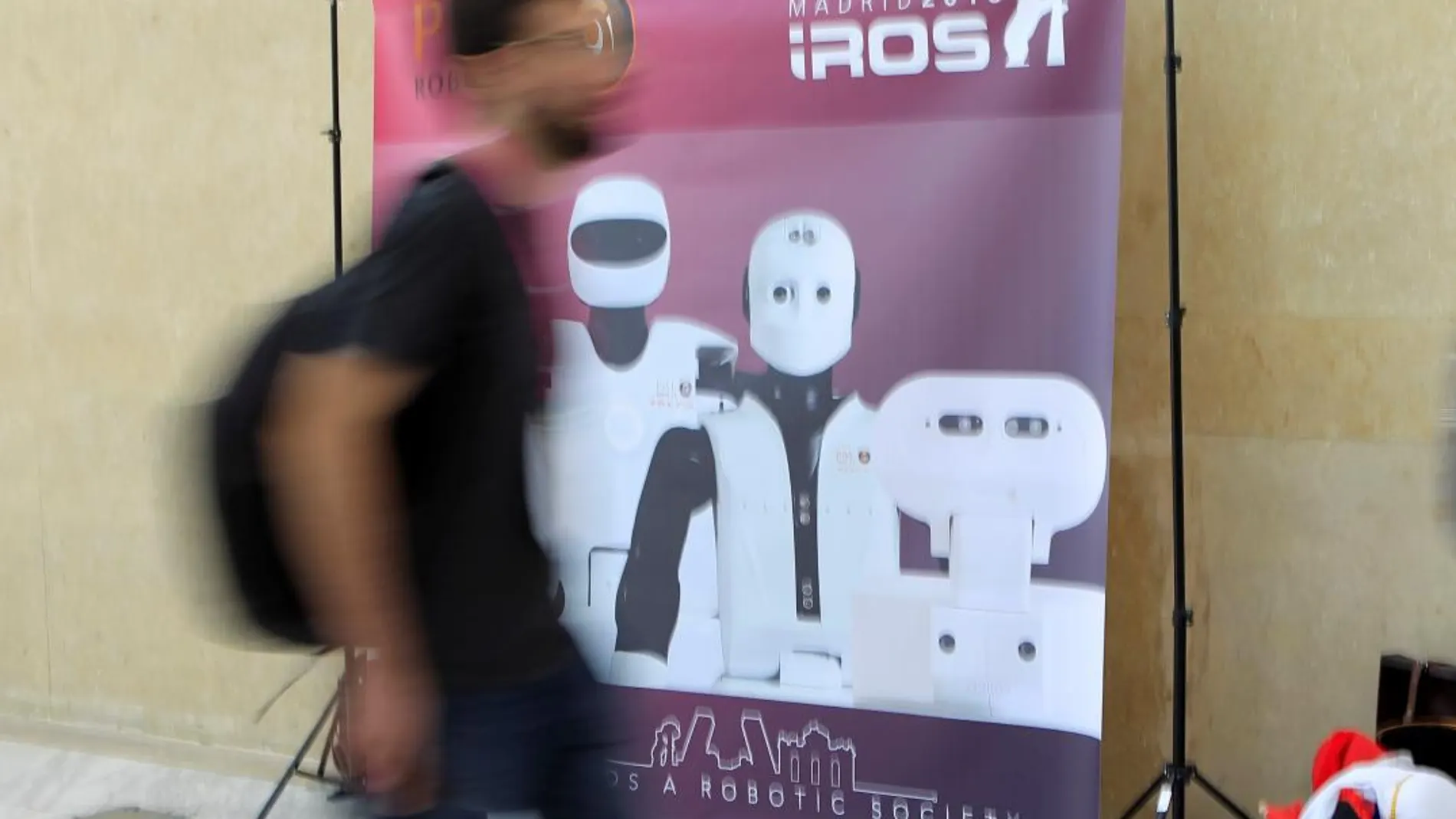 Más de 1.200 expertos en robótica procedentes de sesenta países presentan los últimos avances del sector en IROS 2018, uno de los mayores eventos del sector que este año se celebra en Madrid / Efe