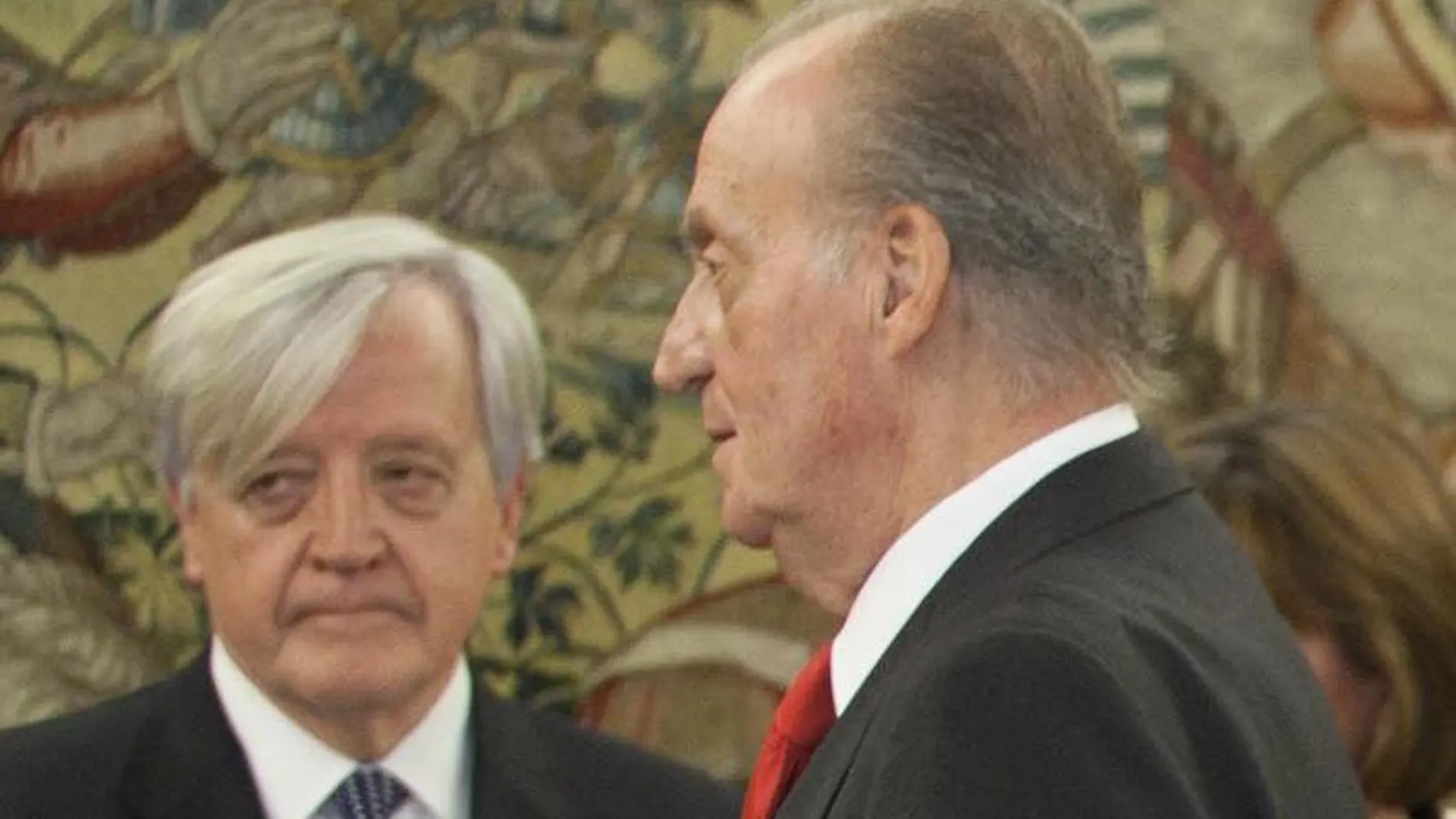 José Manuel Romero Moreno, conde de Fontao, junto al Rey