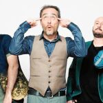 Balmes, en el medio, y Saldarriaga, el primero por la derecha, 20 años de Love of Lesbian