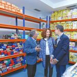 Gloria Merayo junto a los responsables del Banco de Alimentos de Ponferrada