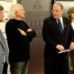 El alcalde de León, Antonio Silván, Mar Sancho, Francisco García Marín y Amancio Prada presentan el concierto