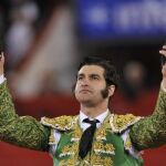 El torero español José Morante corta dos orejas a su segundo toro de la tarde "Chatote"de 486 kg hoy