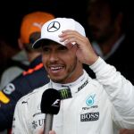 Lewis Hamilton celebra su pole hoy en Monza.