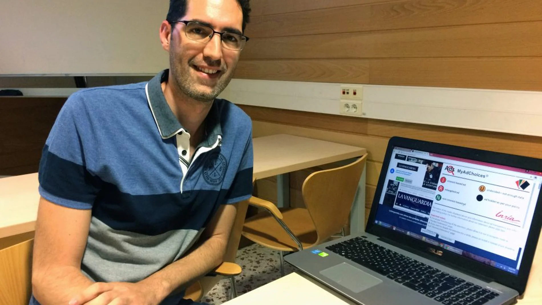 El investigador de la URV Javier Parra-Arnau muestra la extensión MyAdChoices que ha desarrollado para Chrome