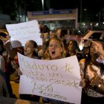 Protesta en las calles de Caracas contra la suspensión del revocatorio