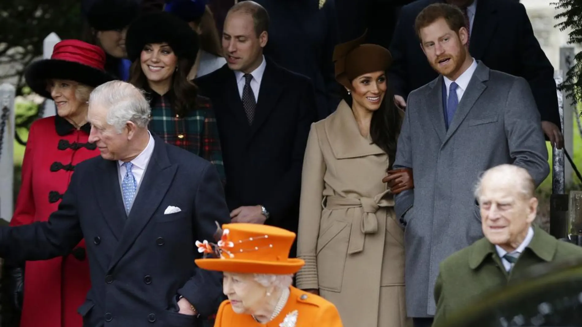 El príncipe Carlos, heredero de la corona británica, llevará a Meghan Markle hasta el altar en la boda con su hijo menor, el príncipe Enrique. Foto: Ap
