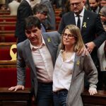 El portavoz de ERC en el Parlament, Sergi Sabriá, y la de Junts per Catalunya, Elsa Artadi