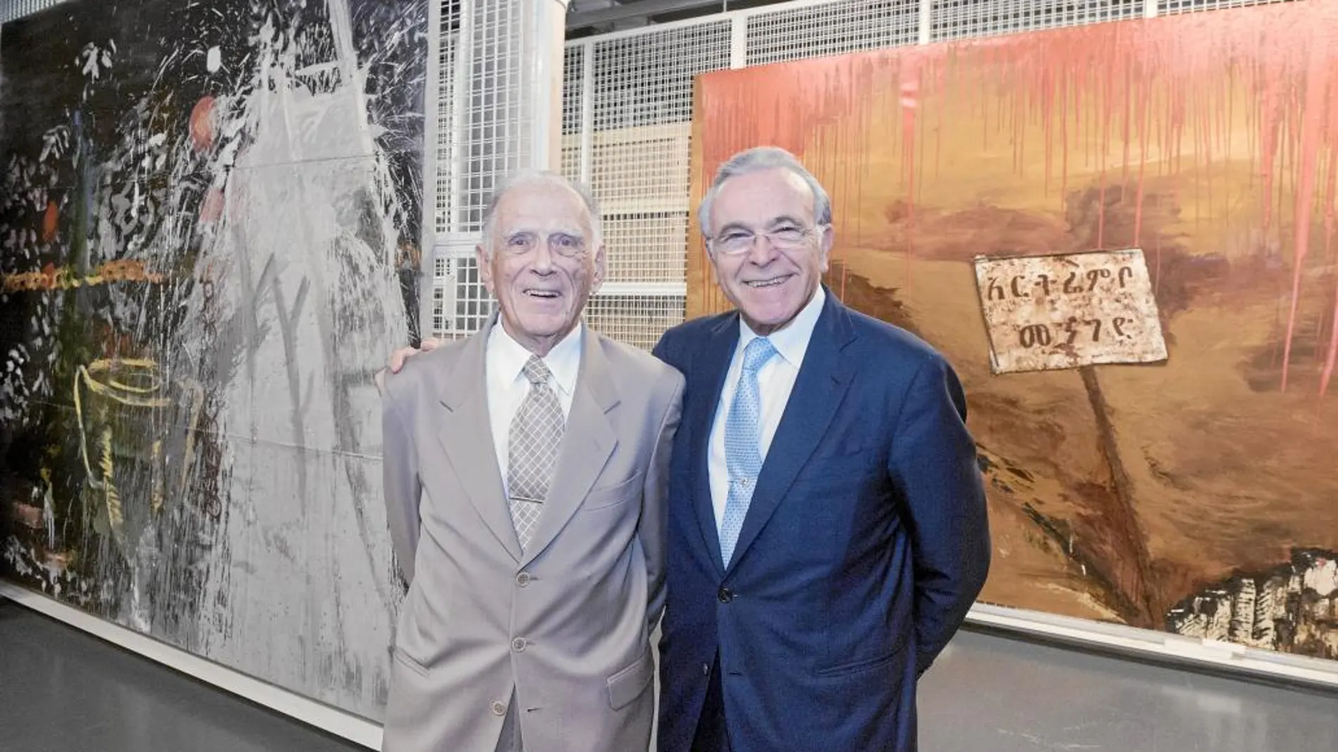 El ex presidente de La Caixa Josep Vilarasau junto al presidente de la Fundación La Caixa, Isidro Fainé, ayer, en el CaixaForum.