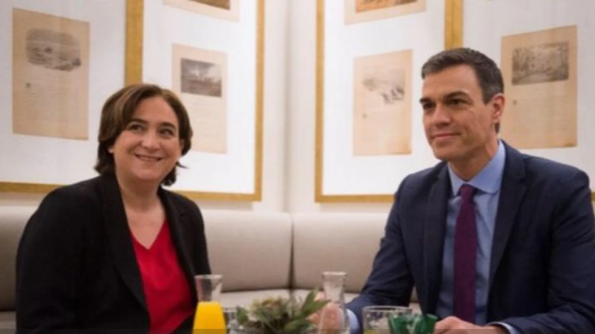 Ada Colau y Pedro Sánchez