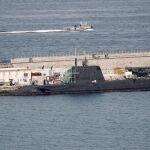 El «Hms Ambush» fondea en el puerto de Gibraltar a la espera de ser reparado