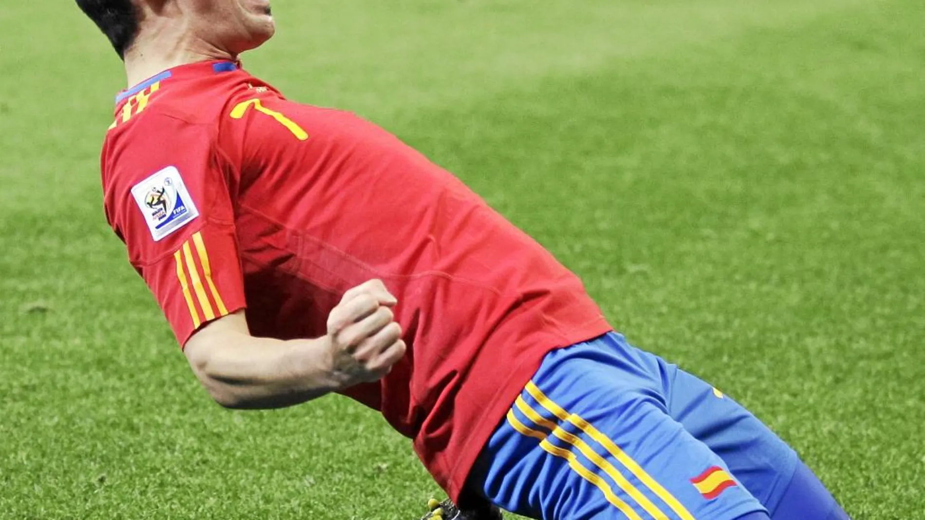 Villa celebra uno de los goles que ha marcado con España