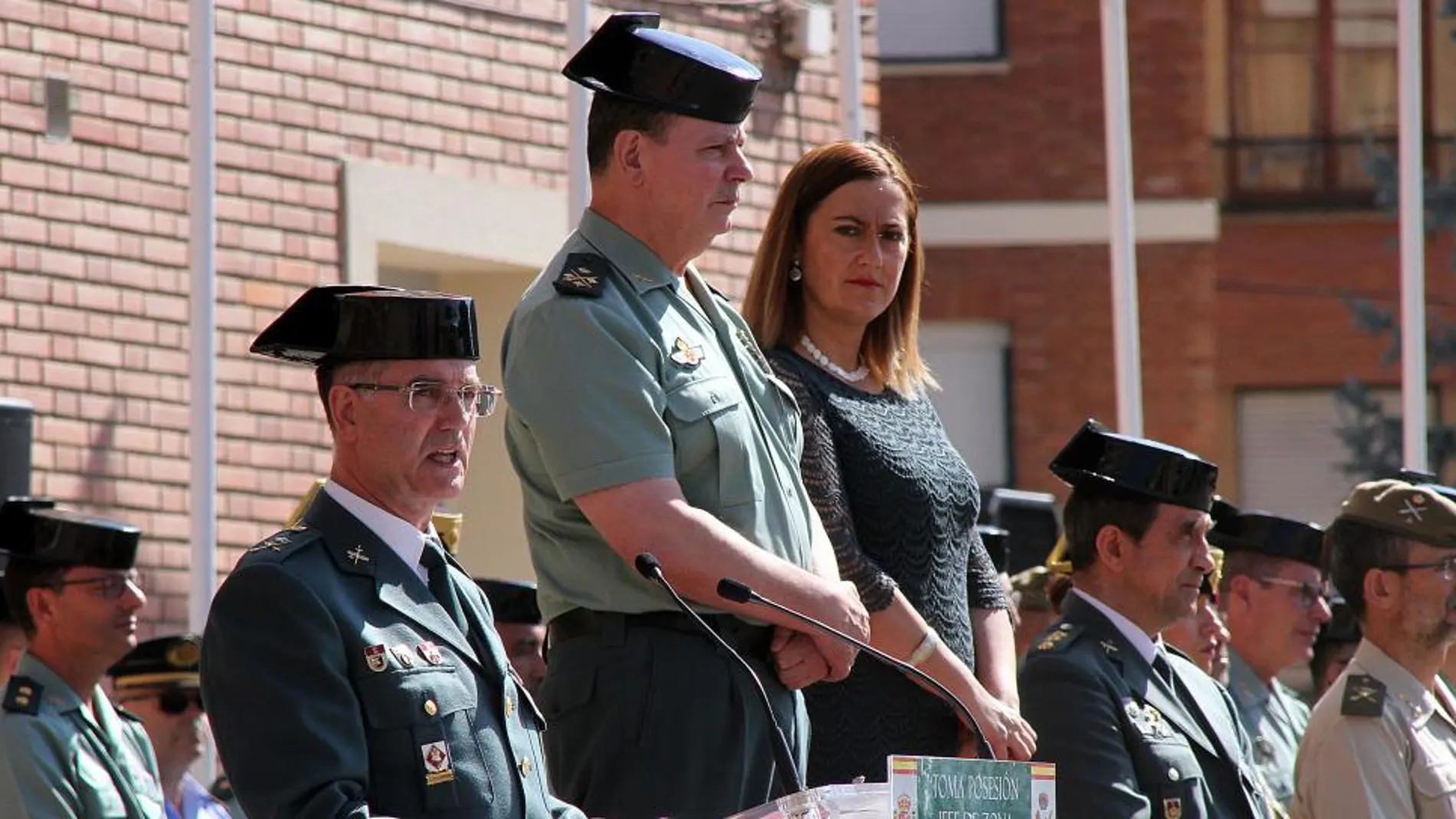 La delegada del Gobierno, Virginia Barcones, asiste a la toma de posesión como nuevo jefe de la XII Zona de la Guardia Civil, Castilla y León, del general de brigada Clemente García Barrios