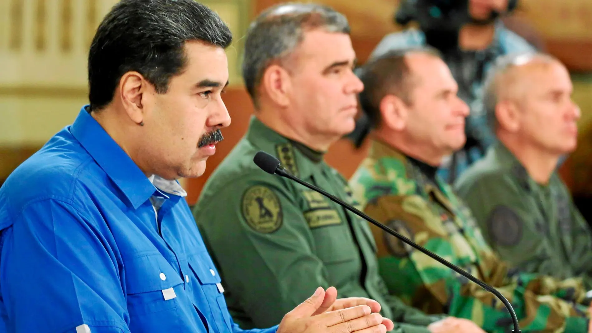 Maduro, junto a Vladimir Padrino el martes, al que mantiene como titular de Defensa desde 2014