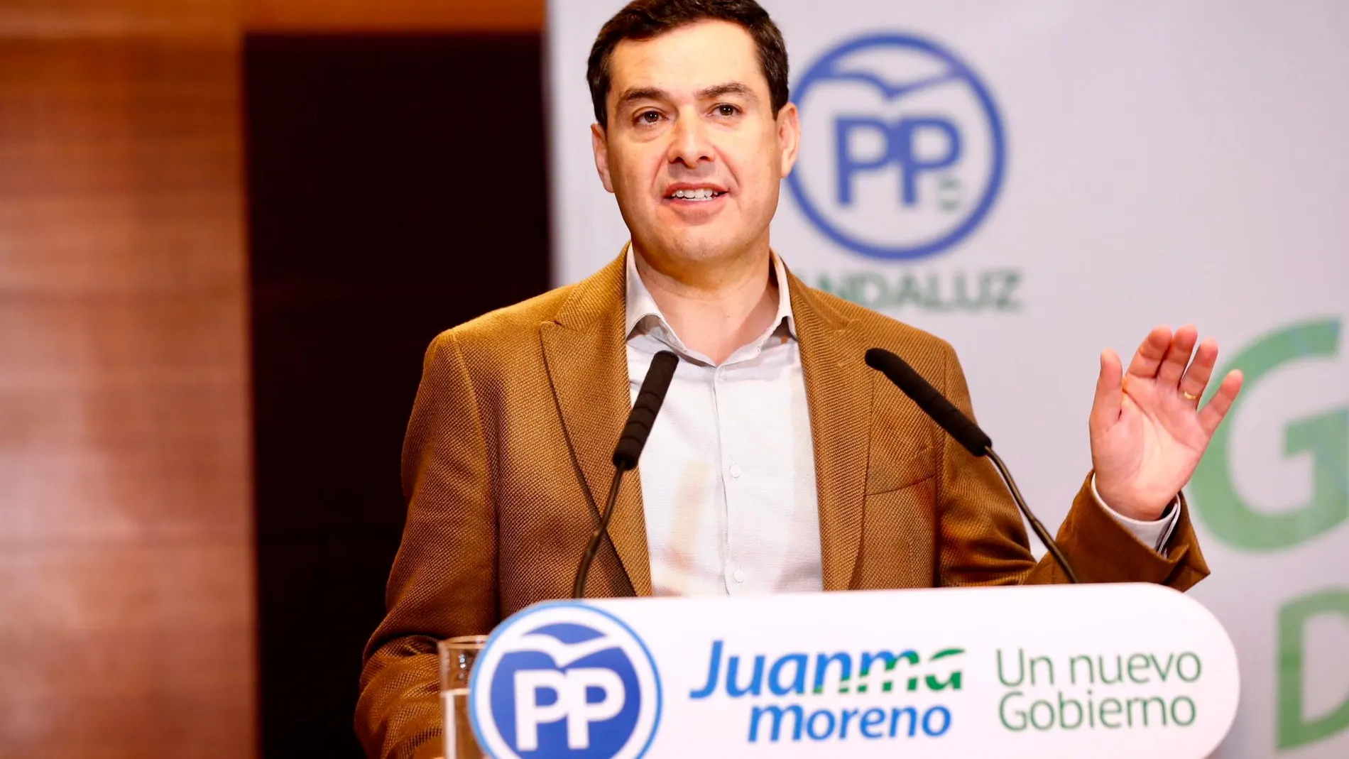 El popular Juanma Moreno defendió ayer que el PP no cree en “cordones sanitarios”