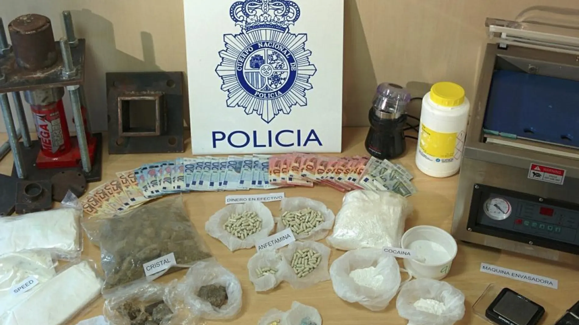 Se incautaron 840 kilos de hachís y detuvieron a 22 personas en Castellón