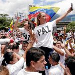Lilian Tintori, esposa del líder encarcelado Leopoldo López, en la marcha