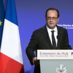 El presidente galo, François Hollande, ofrece un discurso durante la presentación del nuevo centro de conexión de FedEx Express en el aeropuerto Roissy Charles de Gaulle en París (Francia) el pasado día 18 de octubre de 2016