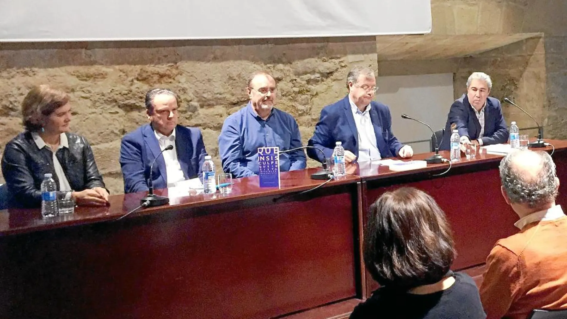 Fernando Rey estuvo arropado en la presentación del libro en León por Antonio Silván y Mario Amilivia