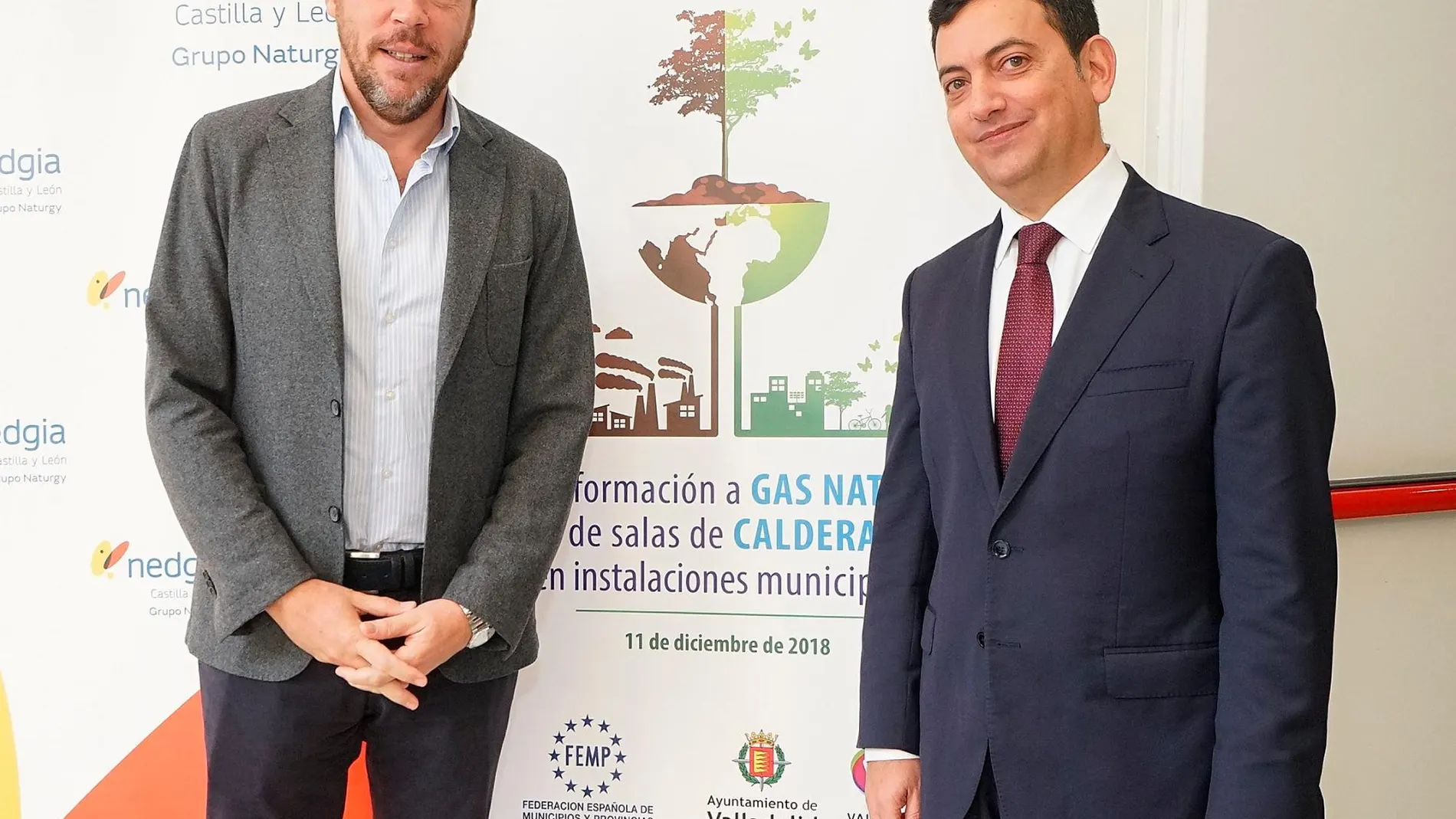 El alcalde de Valladolid, Óscar Puente, el director de Gran Consumo de Nedgia, Roberto Cámara, inauguran la jornada “Transformación a gas natural de salas de calderas en instalaciones municipales