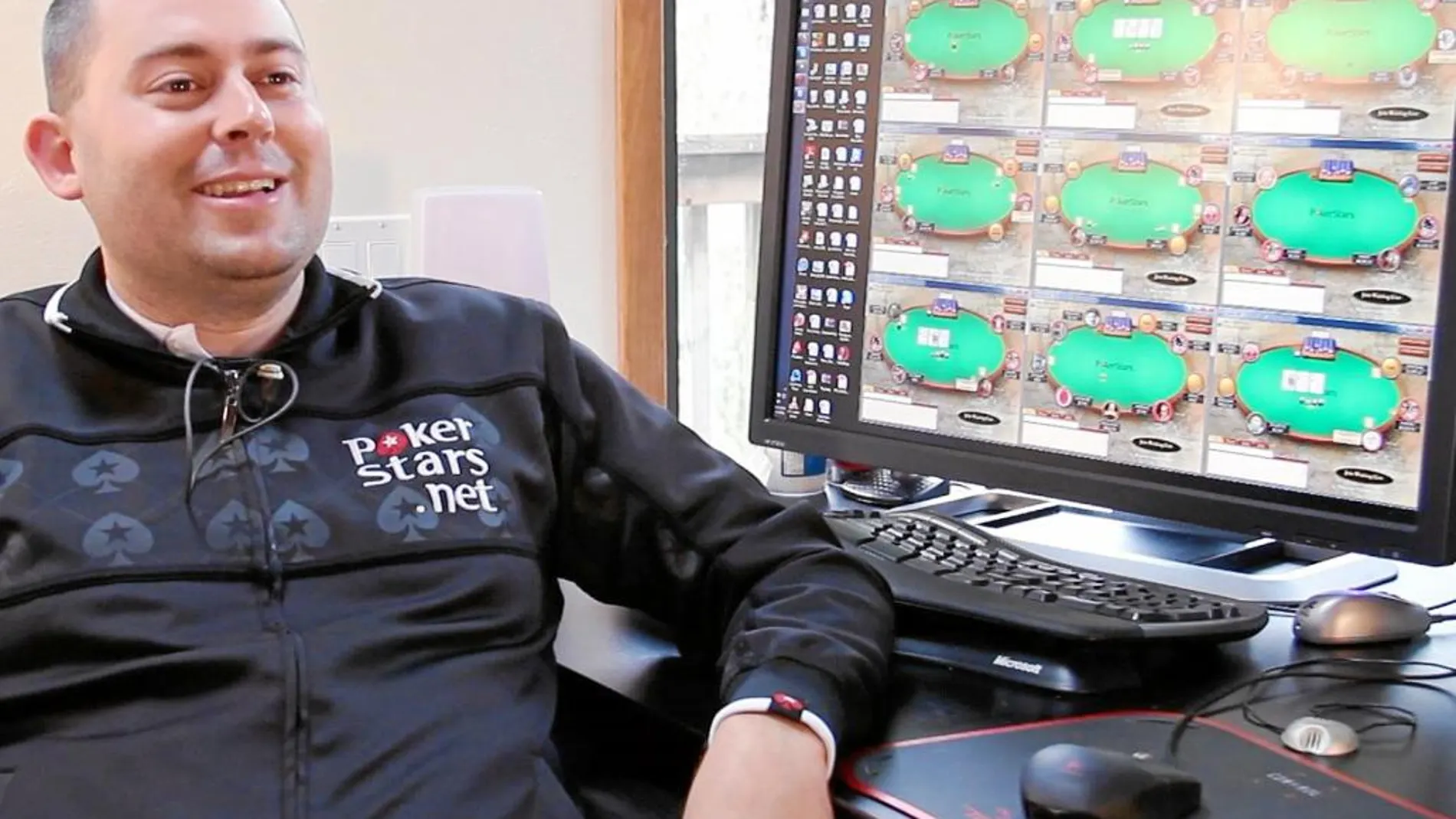 Dusty, un profesional del póker en línea que se ha convertido en millonario