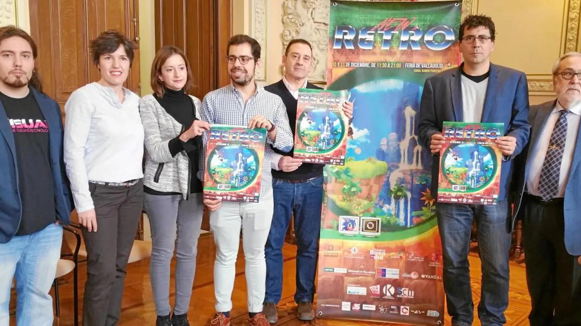 Bustos junto a Carazo, Useros, Marcos, Gómez, Ramírez y Lorenzo en la presentación del Festival