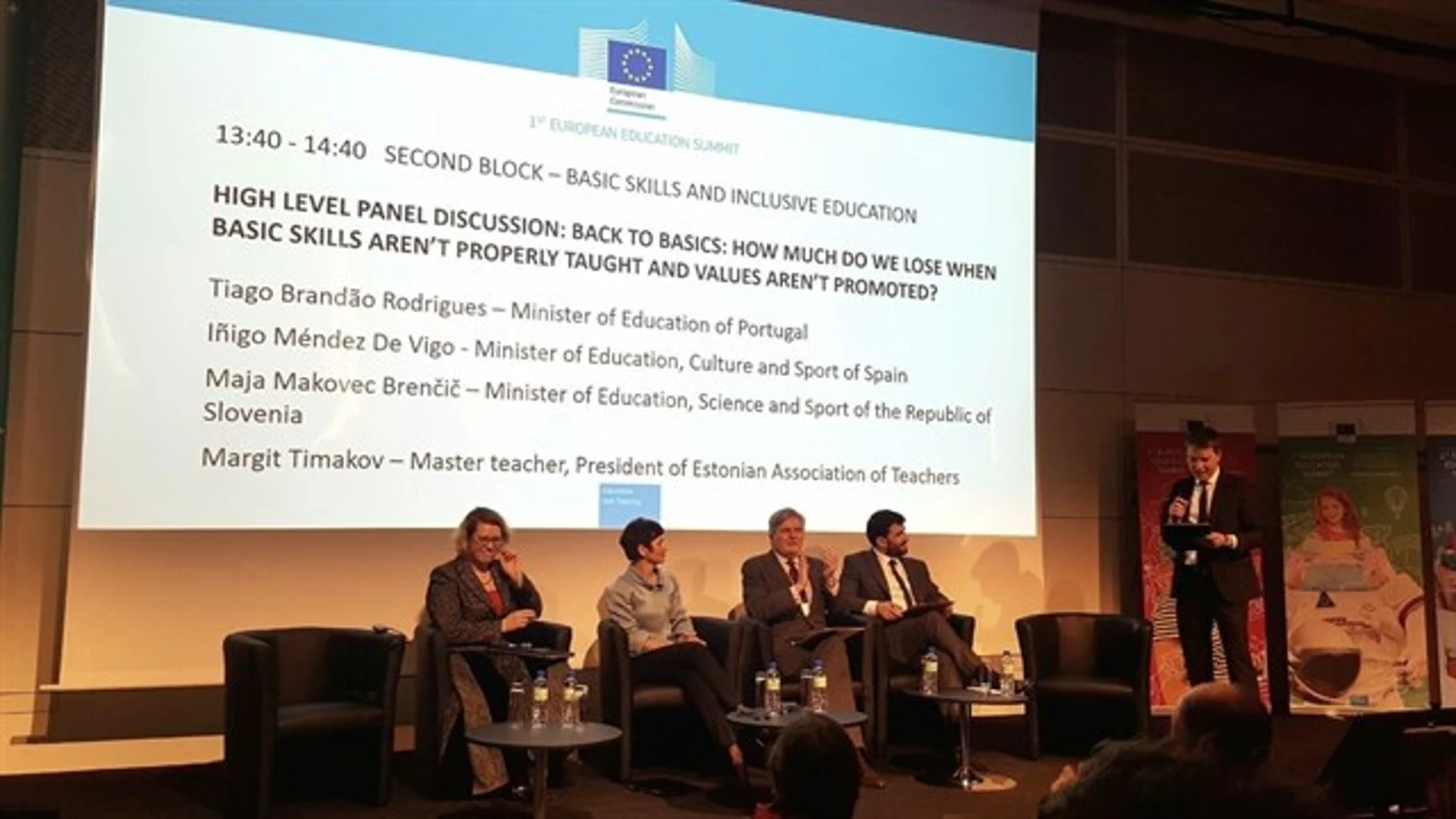 Los ministros de Educación de la UE apuestan por enseñar "valores europeos"en las escuelas para combatir el populismo
