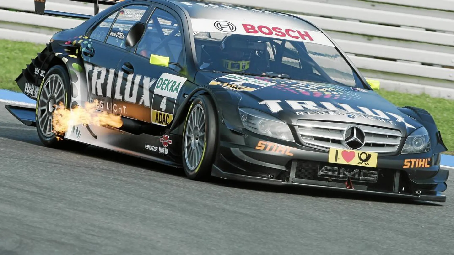 Entre 2004 y 2011 reinaron las carrocerías de cuatro puertas con motor V8: Mercedes logró tres títulos más.