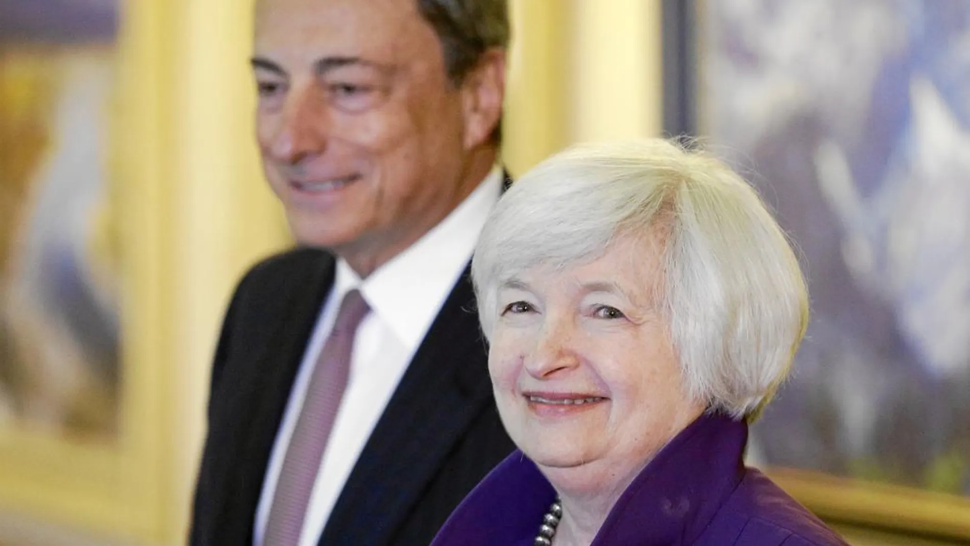 Mario Draghi, con su homóloga estadounidense, Janet Yelen