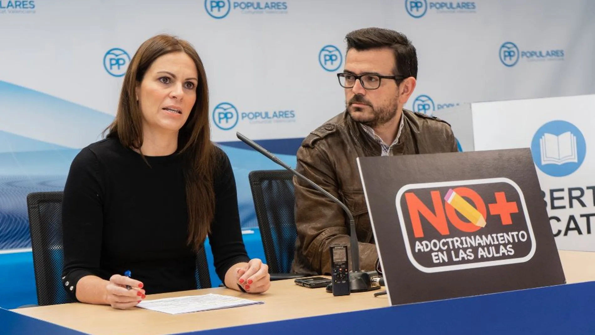 Gascó y Bronchud, durante la rueda de prensa de presentación del plan (LA RAZÓN)
