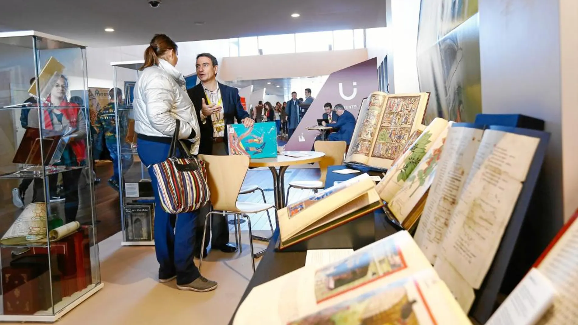 Expositor de Ediciones Moleiro en la Bienal de Restauración y Gestión del Patrimonio de Valladolid.