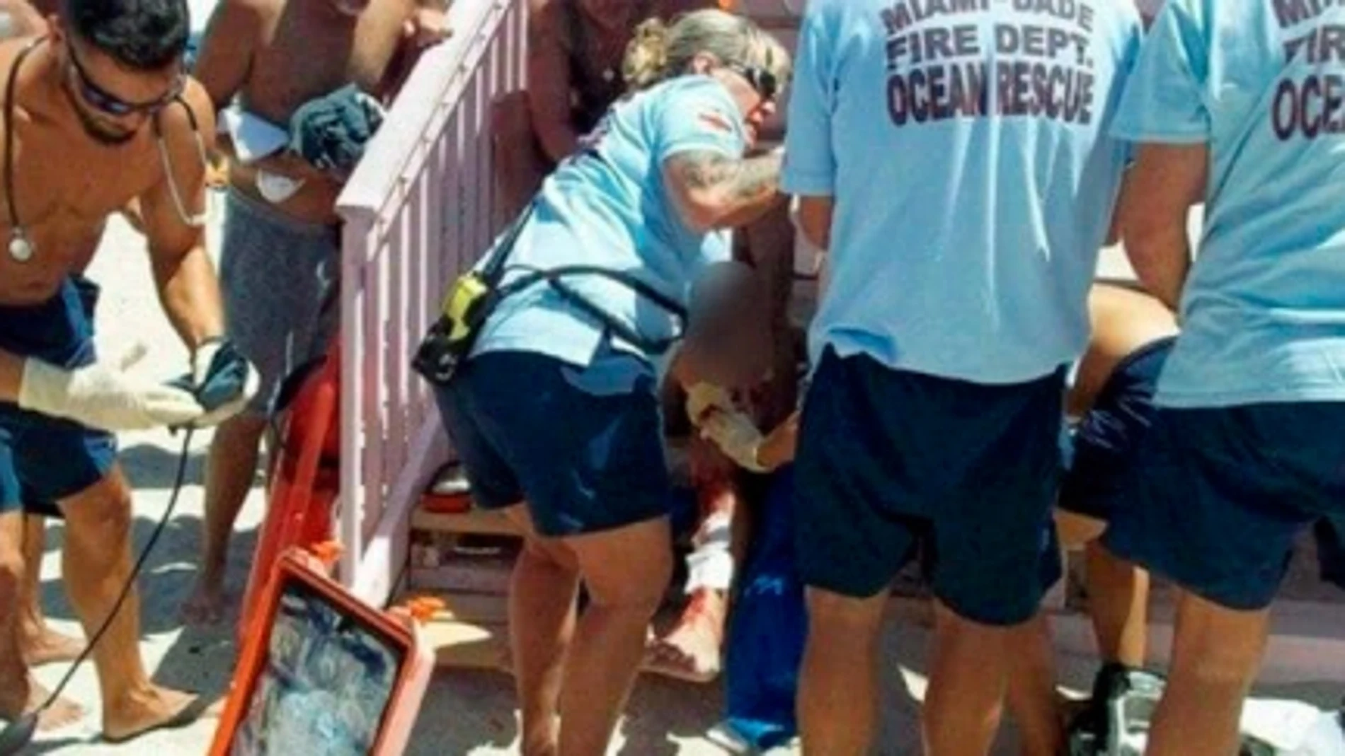 Pánico en Miami Beach por el ataque de un tiburón a una persona a escasos metros de la orilla