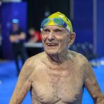 George Corones (99 años) batiendo el record de 50 metros en natación