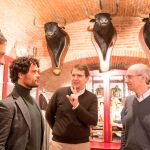 Fernández Mañueco conversa con Abellán en presencia de García Carbayo y Javier Iglesias