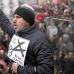Manifestación de pensionistas por las calles de Madrid el pasado sábado, reclamando un incremento mayor de las pensiones