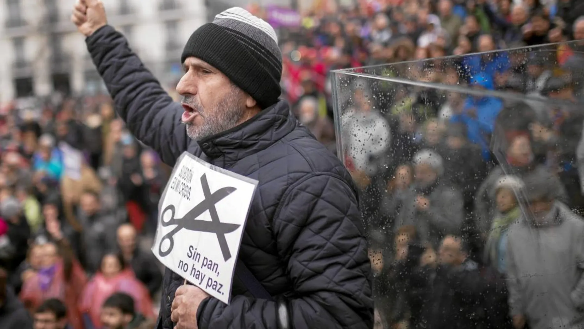 Manifestación de pensionistas por las calles de Madrid el pasado sábado, reclamando un incremento mayor de las pensiones