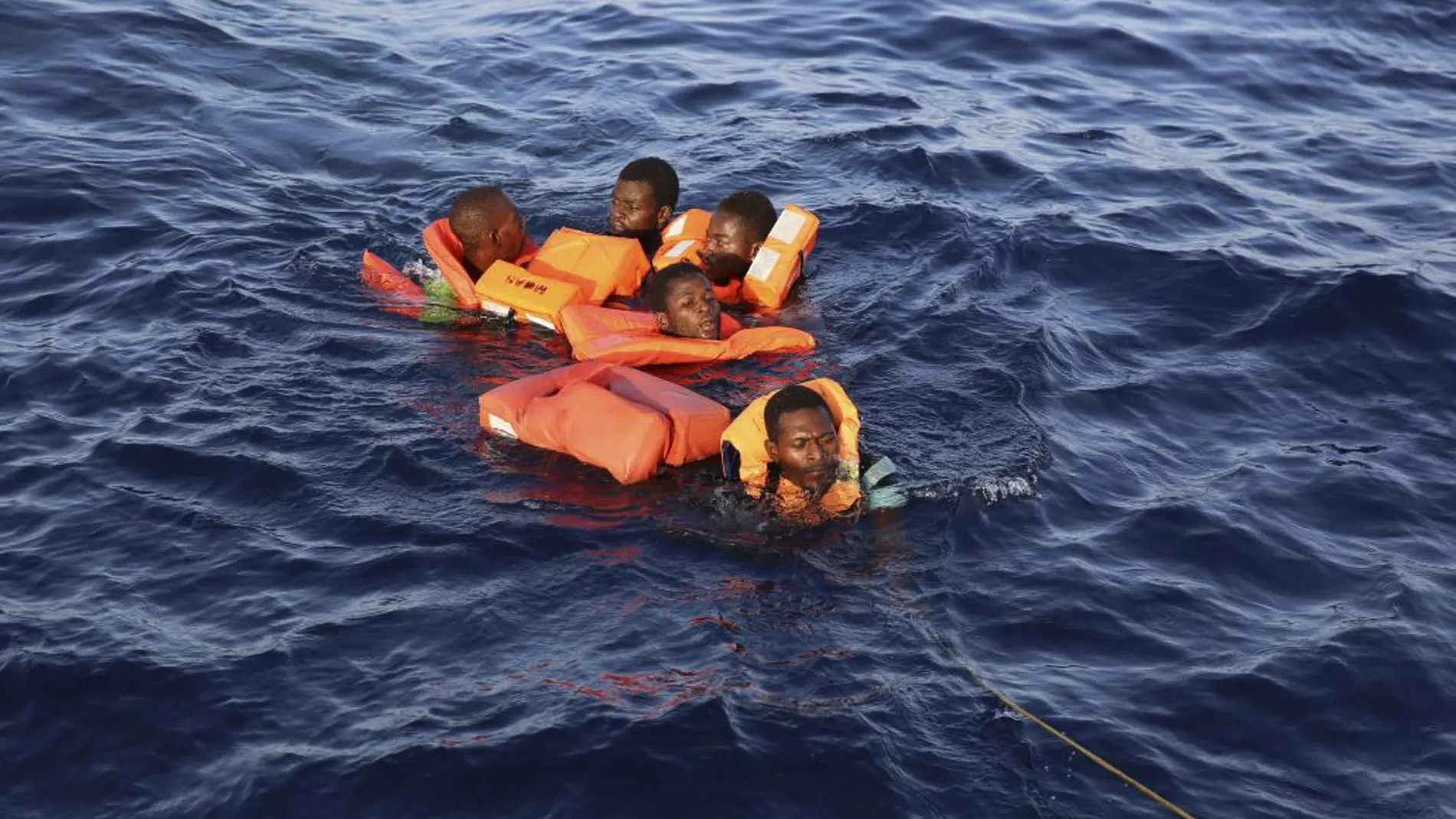 MSF suspende los rescates en el Mediterráneo por las restricciones de Libia