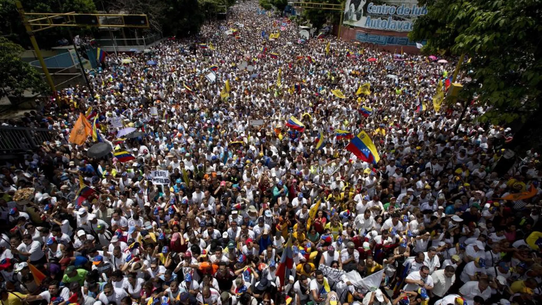 Manifestación a favor del revocatorio contra Maduro, ayer en Caracas