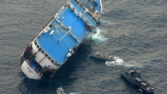 Imagen de archivo del naufragio de un transbordador Superferry frente a las costas filipinas